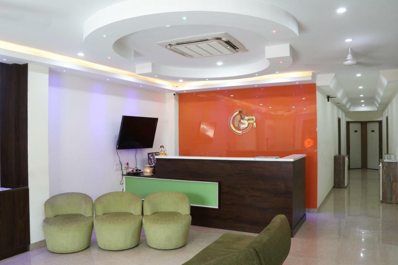S.R. Residency Hotell Zirakpur Exteriör bild